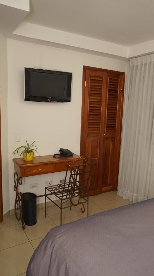 Hotel Casa Del Arbol San Pedro Sula Exterior photo